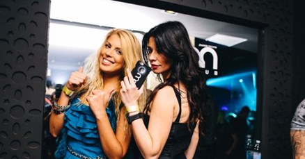 Tina Katanić i Alex Grdić zabavljale se u novom klubu Moon uz vruće house i r&b ritmove