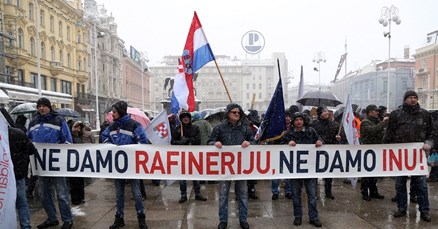 Stotine radnika sisačke rafinerije prosvjeduju u Zagrebu, traže da ih primi Plenković: "Zašto šutiš?"