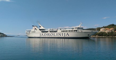 Trajekt Jadrolinije udario u obalu pristaništa na Pagu, nema ozlijeđenih