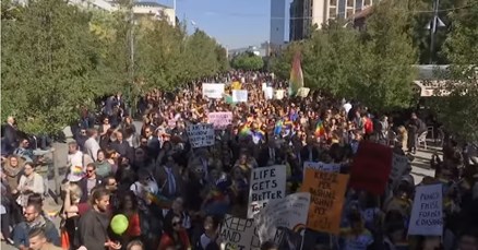 VIDEO U Kosovu održan prvi gay pride: "Nema spola u ljubavi"