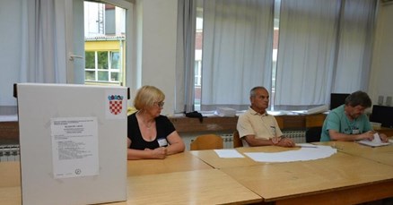 PROBLEMI NA BIRALIŠTIMA Od fotografiranja listića do glasanja sa zdravstvenom iskaznicom