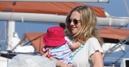 FOTO Amanda Seyfried na Visu uživala u igri s kćerkicom