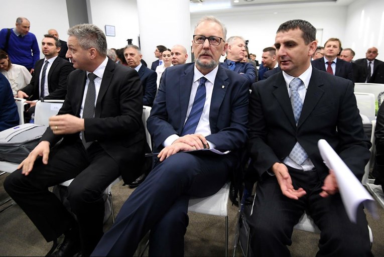 Božinović brani policiju, kaže da s migrantima postupaju po Ustavu