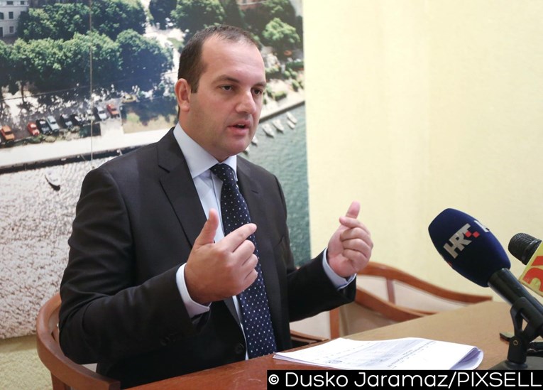 Načelnik općine Tisno: HDZ ne ukida uhljebničke općine, ali uzima novac otocima