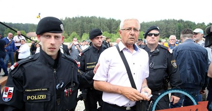 Kad Hrvat u Austriji digne ruku u rimski pozdrav, Austrijanci ga "zblajburče"