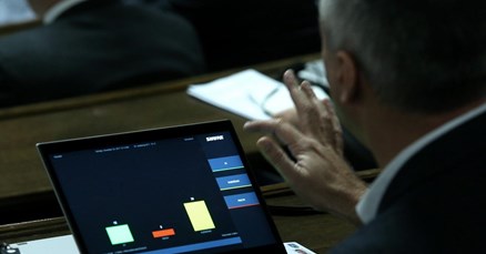 FOTO U zagrebačkoj Gradskoj skupštini prvi put glasalo se elektronski, pogledajte što je Bandić radio
