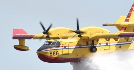 Požar na Biokovu gase dva kanadera