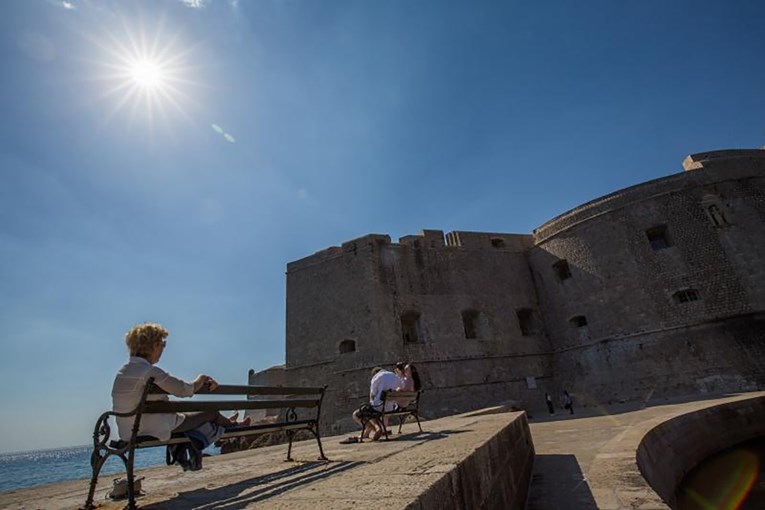 ŠTO SE DOGAĐA? Ekstremno visoke temperature na Jadranu, evo što nas još čeka danas i sutra