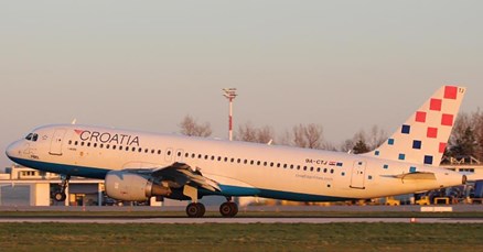 INCIDENT NA TUĐMANU U avion Croatia Airlinesa se zabilo vozilo za ukrcaj prtljage