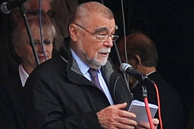 Mesić tužio Jovića za klevetu: Osjećao sam se kao da sam ukrao čekove kada sam pročitao tekst