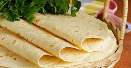 Poslastica za cijelu obitelj: Domaće tortilje s piletinom i umakom od parmezana
