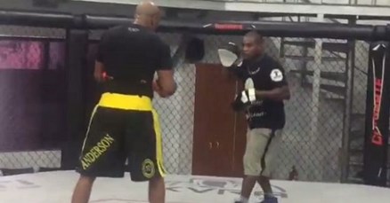 Pogledajte kako Anderson Silva trenira za povratak u UFC