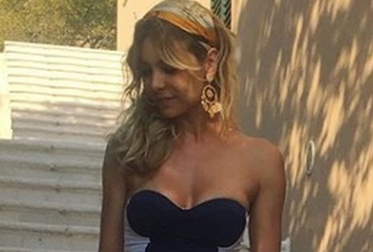 FOTO Anja Alavanja u badiću pokazala fantastičnu figuru i još bolje noge