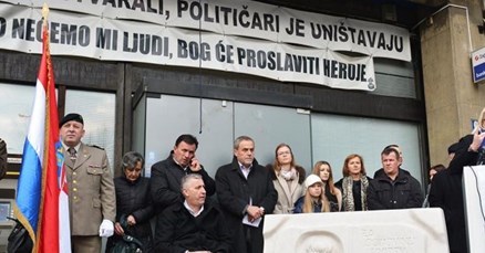 U Savskoj otkrivena ploča s nazivom Trg Nevenke Topalušić, braniteljice umrle na početku prosvjeda