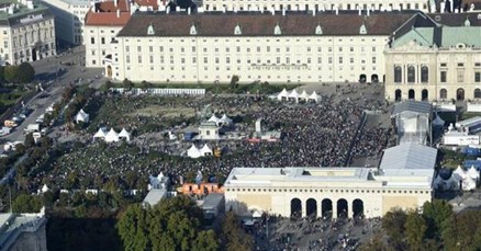 "Bez zidova oko Europe": Više od 20.000 ljudi na skupu potpore izbjeglicama u Beču