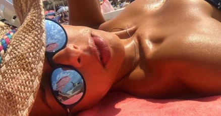 Blanka Vlašić objavila selfie s plaže pa dobila zanimljivu ponudu obožavatelja