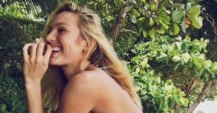 Candice pozirala gola pa joj provirila bradavica