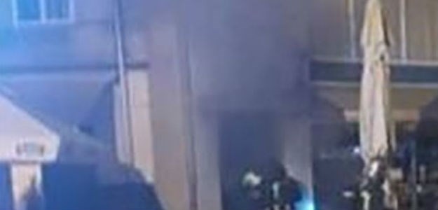 Vatrogasci na terenu, dimi se iz napuštene kuće nedaleko Autobusnog kolodvora