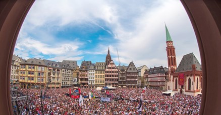 NIKO KOVAČ SLAVIO TROFEJ SA 60 000 NAVIJAČA "Nemam riječi"