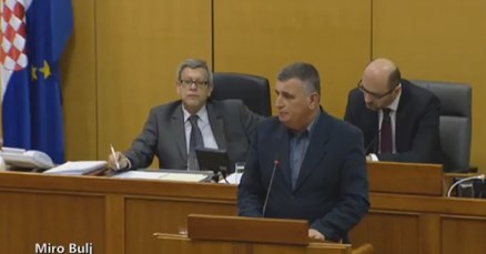 VIDEO Bulj u saboru opet napao Vučića, ali i Kolindu: "Sram je bilo!"