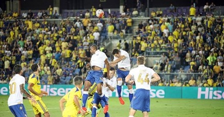 Pušnik otkrio što je rekao igračima na poluvremenu kod Maccabija