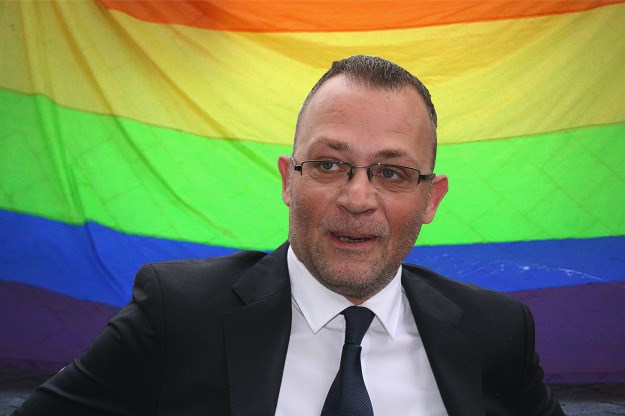 Bijeli muškarci jebu crnu pičku
