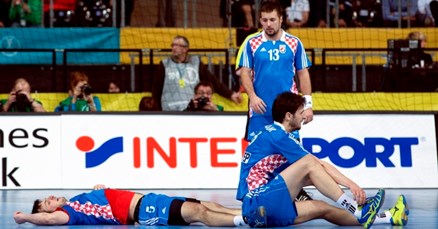 Hrvatska se predala! General Goluža opet nas vodi po broncu