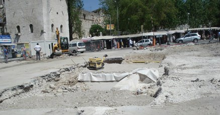 Našli nalaze starije od Dioklecijana pa ih zatrpali: Baldasaru taksi stajalište važnije od antičkih iskopina