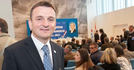 Izbori u HDZ-u: U Splitu "rezervist" Škorić, u Sisku "bolesni" Krapljan, a u Rijeci "barakaš" Biondić