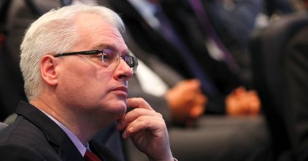 "Čudan skup" na Pantovčaku: Josipović pozvao Pupovca na "sastanak o Srbima"