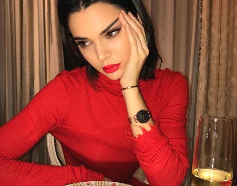 FOTO Fanovi su uvjereni da se i Kendall Jenner izoperirala te tvrde da su ove fotke dokaz