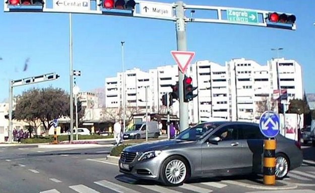 Splićani zgroženi, policija ne vidi kako Kerum Mercedesom gazi po zebri!