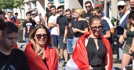 FOTO Kninska Ultra za desničare: Zamotajte se u zastavu i spremni ste za dernek