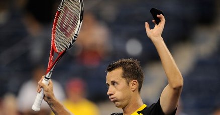 Kohlschreiber se mučio s Isnerom do tri sata ujutro, Šarapova prošla uz pomoć oca