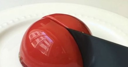 Kolač koji je zaludio svijet: Izvana je čaroban, a tek iznutra