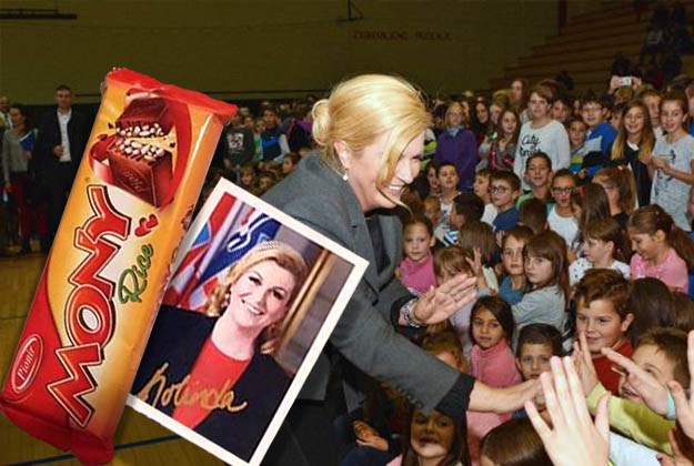 FOTO Kolinda djeci u Dubrovniku dijelila svoje fotografije i srpske čokoladice