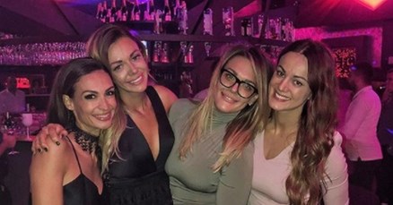 Dok Mario Mamić priprema svadbu, Monika Kravić tulumari po narodnjačkim klubovima