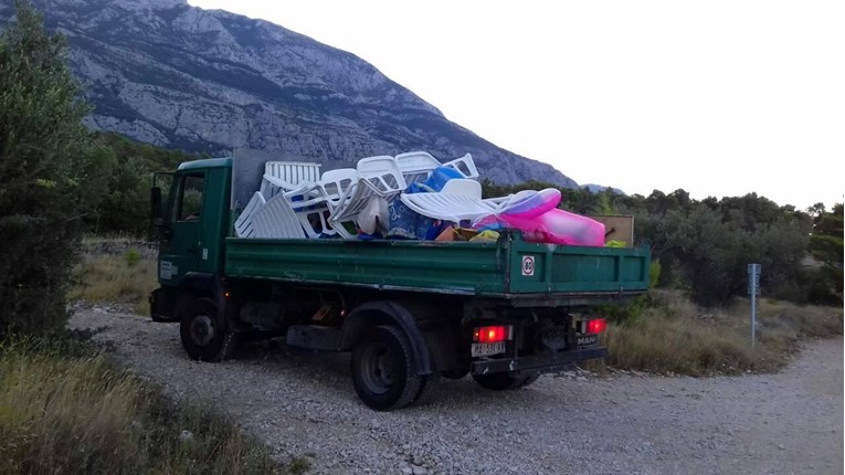 OSTAVLJATE RUČNIKE I LEŽALJKE NA PLAŽI? Ovako se u Makarskoj obračunavaju s takvima