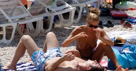 Ukras Makarske rivijere: Lijepe kupačice vladaju plažama