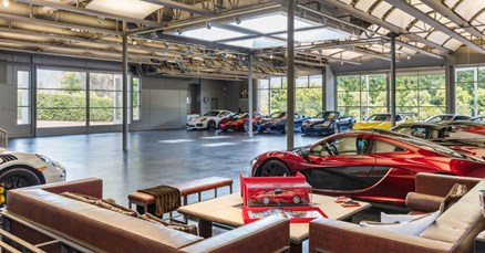 FOTO U ovom muzeju vrhunski automobili imaju kraljevski tretman, a sada ide u prodaju
