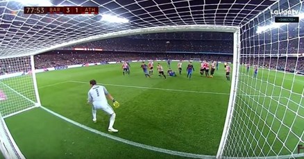 SAVRŠENI MESSI Sva tri gola za spas Barcelone u novoj godini zabio iz perfektnih slobodnjaka