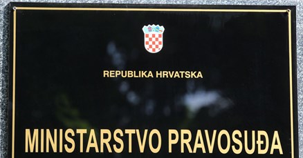 Otvaranje tvrtke uskoro će biti moguće "iz fotelje", odnosno online