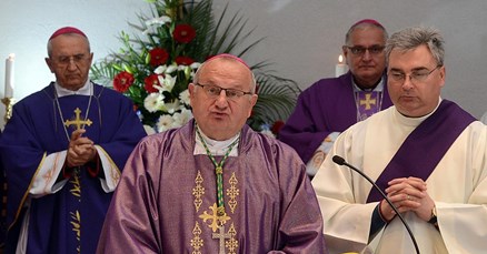 Misa u Škabrnji: "Pravi odgovor na zlo nije mržnja nego ljubav"