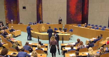Muškarac se pokušao ubiti u nizozemskom parlamentu, bacio se s galerije