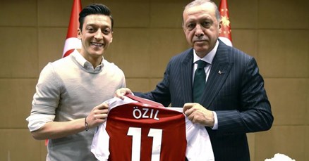 Ozil i Gundogan razljutili dio Njemačke fotografijom s Erdoganom