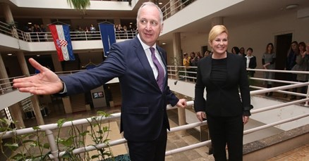 Splitski gradonačelnik pozvao službenike da plješću Kolindi