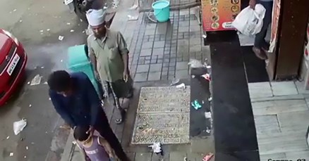 VIDEO Nasred ulice oteo dvogodišnju curicu u Indiji, sve su snimile nadzorne kamere