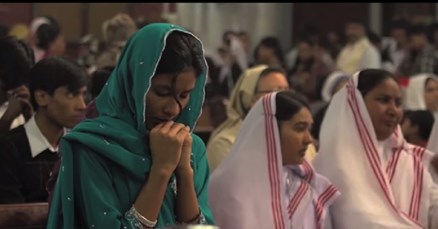 Napadi na kršćane u Pakistanu: Tinejdžer zamalo nasmrt pretučen zbog optužbe da je spalio Kuran