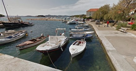 Trostruki ubojica pijan divljao po Pakoštanima pa autom sletio u more