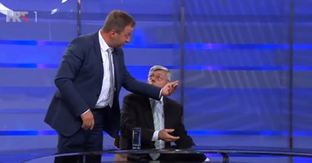 HDZ u Otvoreno poslao Reinera da se sramoti, Panenić mu pokušao oteti papire